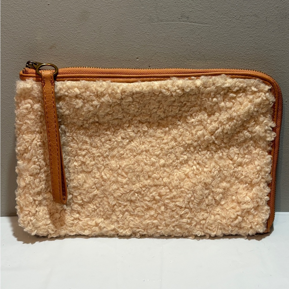 Universal Thread Faux Fur Wristlet with
Wrist Strap NWOT